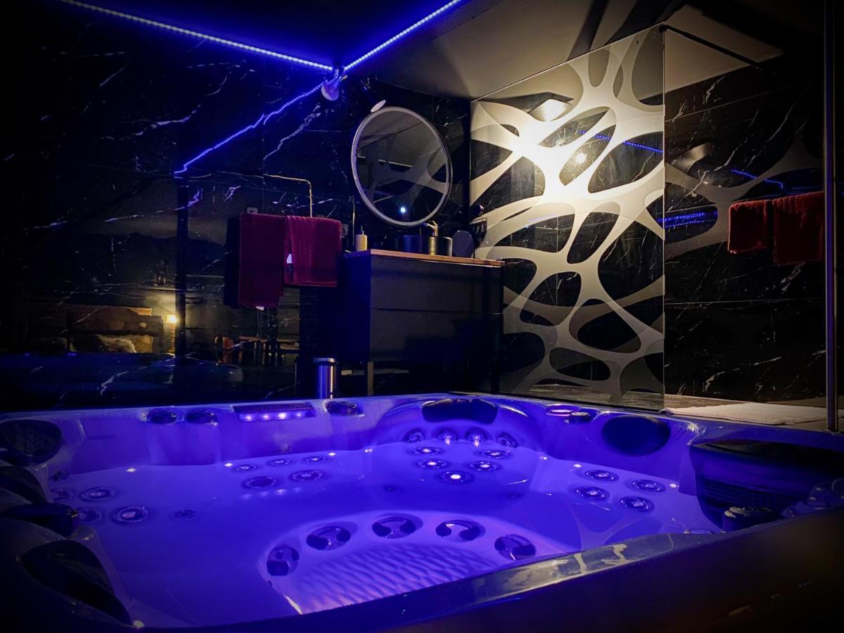 Loveroom Avec Jacuzzi 01 Chazey-sur-Ain Екстер'єр фото
